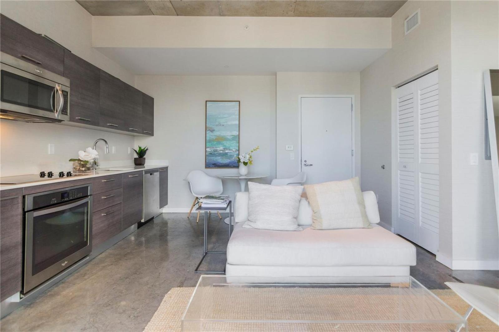 Spacious And Stylish Perfect To Spend Time On Miami! *